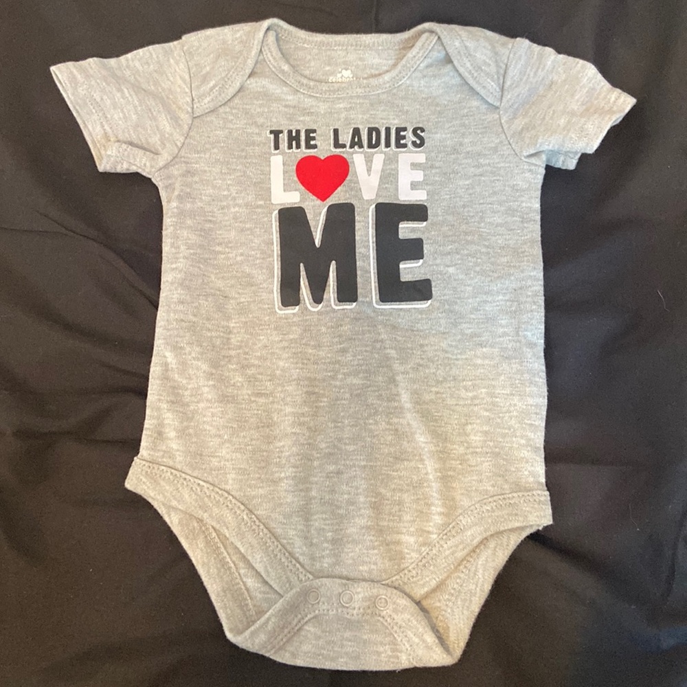 3 to 6 months gray black white red with print short sleeve onesie
